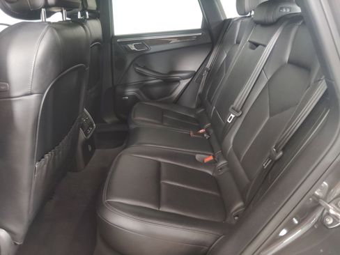 Used 2018 Porsche Macan image 14