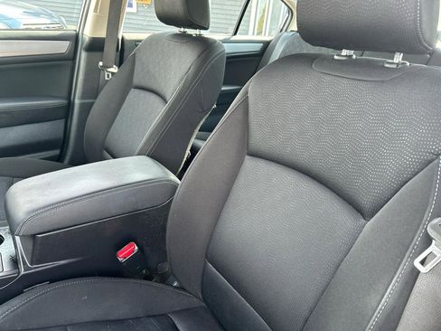 Used 2017 Subaru Legacy 2.5i Premium image 17