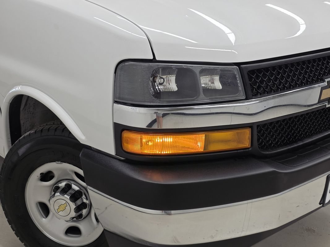 Used 2024 Chevrolet Express 3500 LT w/ LT Preferred Equipment Group RWD image 47