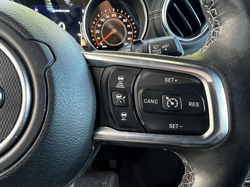 Used 2021 Jeep Wrangler Unlimited Sahara image 19