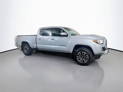 Used 2020 Toyota Tacoma TRD Sport w/ Technology Package AWD/4WD image 23