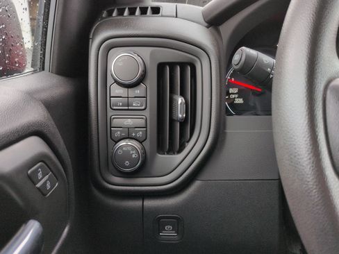 Certified 2024 Chevrolet Silverado 1500 Custom AWD/4WD image 18