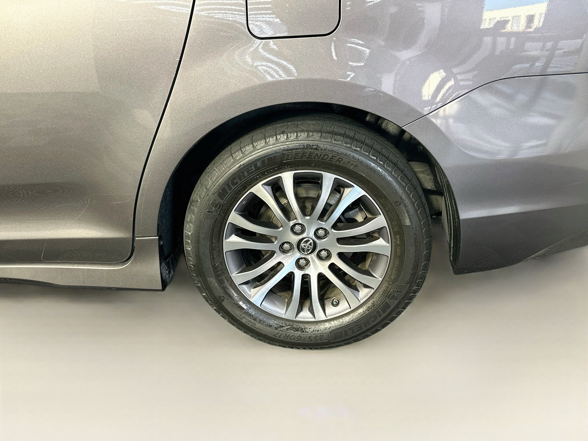Used 2019 Toyota Sienna XLE FWD image 11