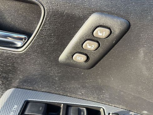 Used 2014 Toyota Venza XLE image 14