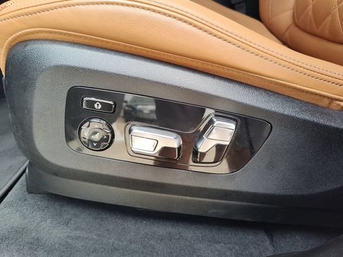Used 2024 BMW X7 xDrive40i w/ Premium Package AWD/4WD image 25