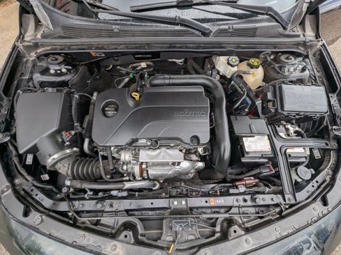 Used 2023 Chevrolet Malibu LT FWD image 29