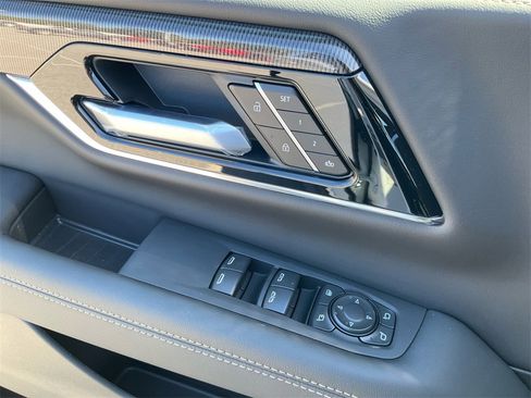 New 2026 GMC Yukon XL Elevation w/ LPO, Get Active Package image 27