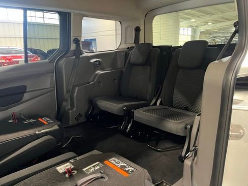 Used 2019 Ford Transit Connect XLT FWD image 16