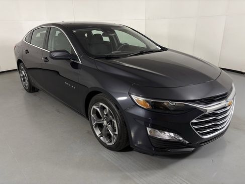Used 2023 Chevrolet Malibu LT image 2