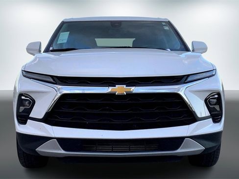 Used 2023 Chevrolet Blazer LT image 2
