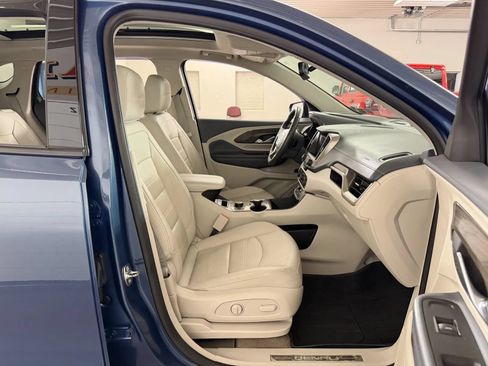 Used 2024 GMC Terrain Denali w/ Denali Premium Package AWD/4WD image 43