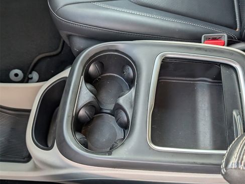 Used 2024 Chrysler Pacifica Touring-L image 16