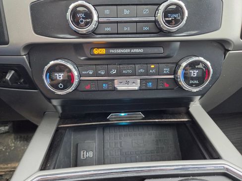 Used 2022 Ford F250 Lariat w/ Tremor Off-Road Package AWD/4WD image 23