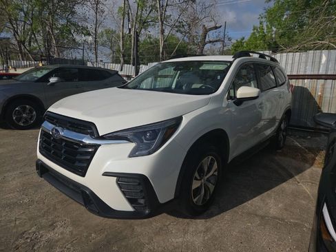 Used 2025 Subaru Ascent Premium image 1