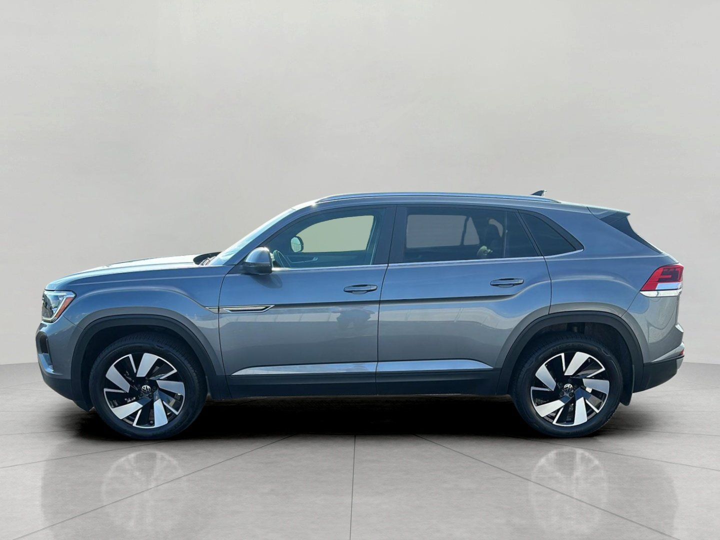 Used 2025 Volkswagen Atlas Cross Sport SE AWD/4WD image 4