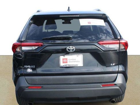 Certified 2019 Toyota RAV4 LE FWD image 5