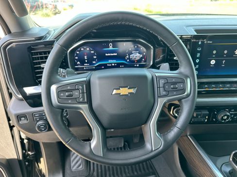 Used 2025 Chevrolet Silverado 1500 LT AWD/4WD image 14