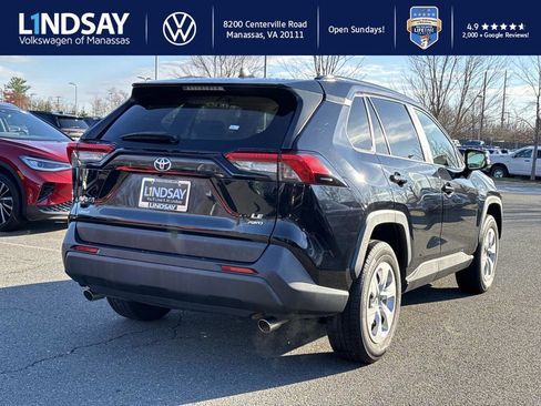 Used 2019 Toyota RAV4 LE image 2