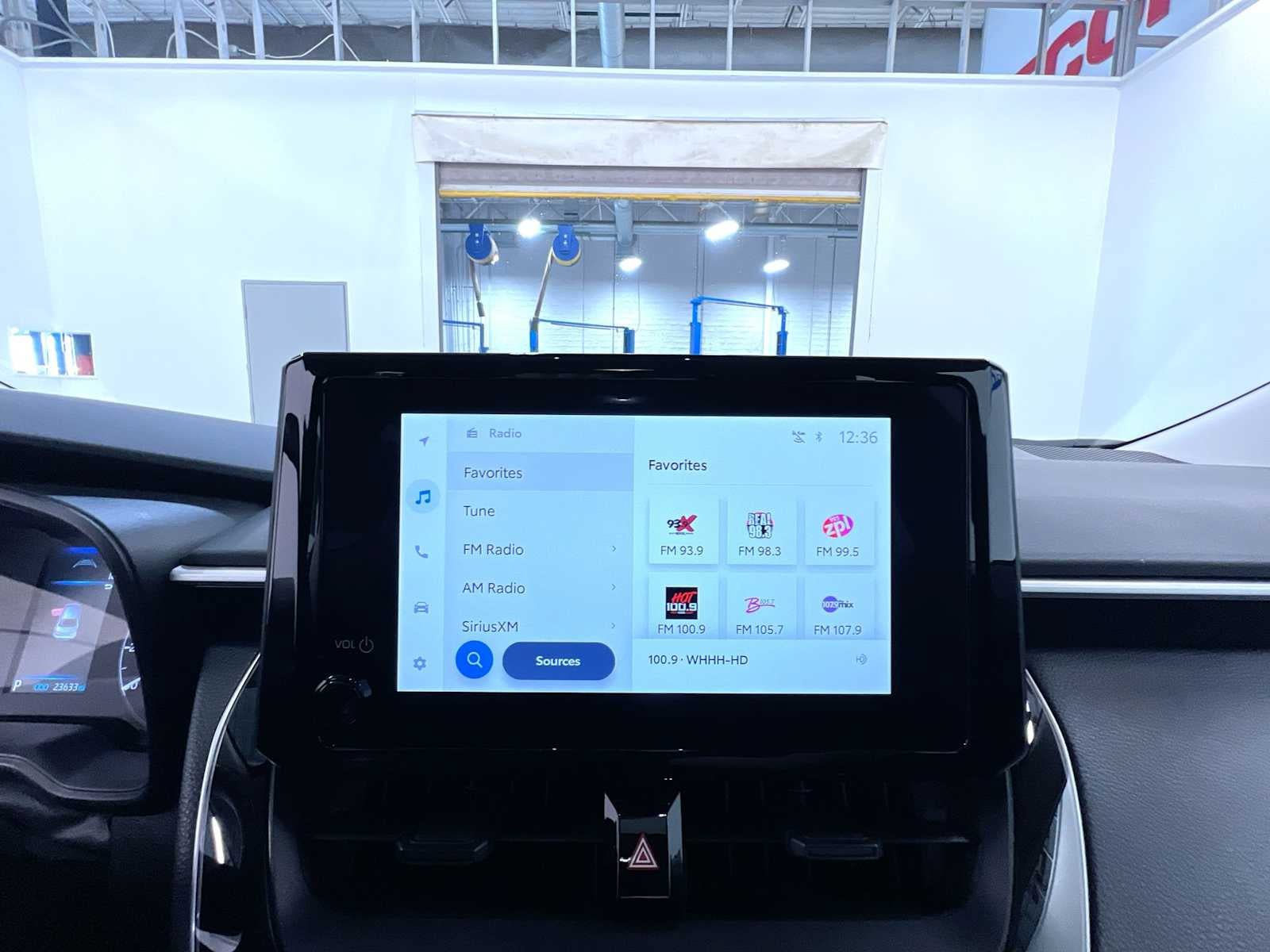 Used 2025 Toyota Corolla LE FWD image 24