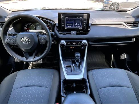 Used 2022 Toyota RAV4 XLE w/ Convenience Package image 16