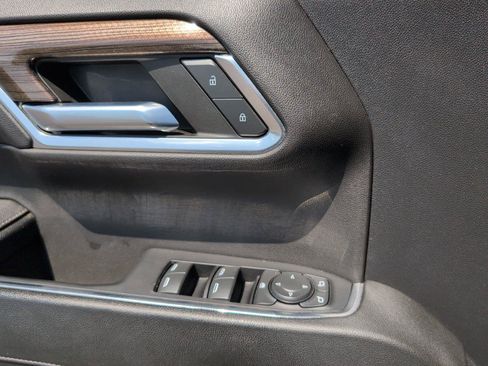 Used 2023 Chevrolet Silverado 1500 LT AWD/4WD image 15