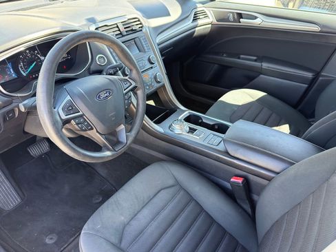 Used 2018 Ford Fusion SE image 13