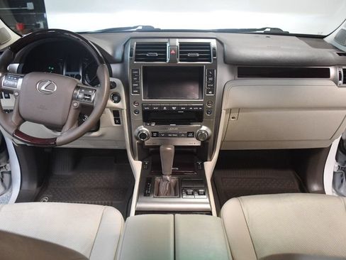 Used 2018 Lexus GX 460 Premium w/ Premium Package AWD/4WD image 5