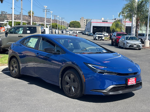 New 2027 Toyota Prius LE FWD image 4