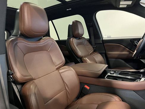 Used 2025 Lincoln Aviator Reserve w/ Luxury Package AWD/4WD image 48
