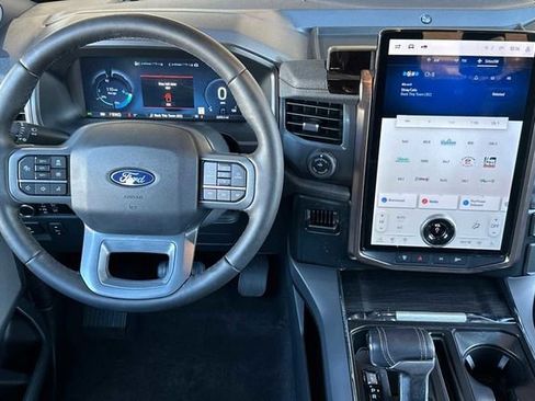 Used 2025 Ford F150 Lightning Lariat image 11