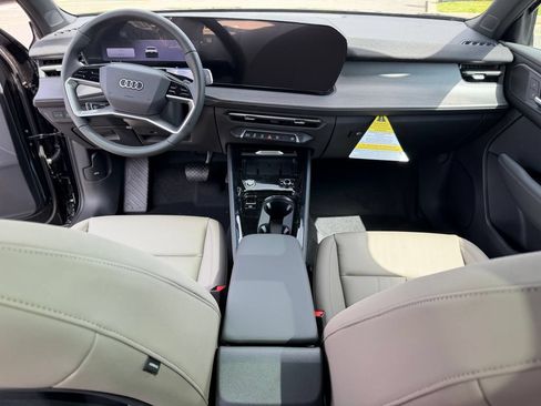 New 2026 Audi Q3 quattro 2.0T AWD/4WD image 19