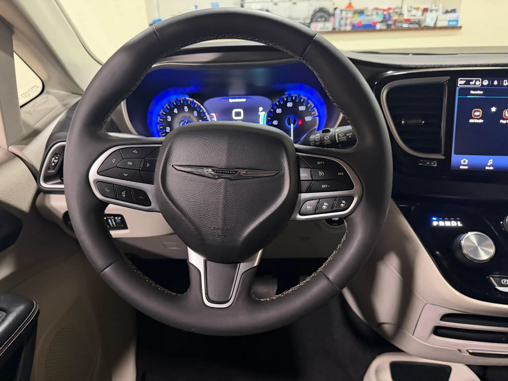 Used 2022 Chrysler Pacifica Touring-L FWD image 53