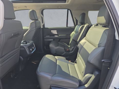 Used 2025 Ford Expedition Max Active image 23