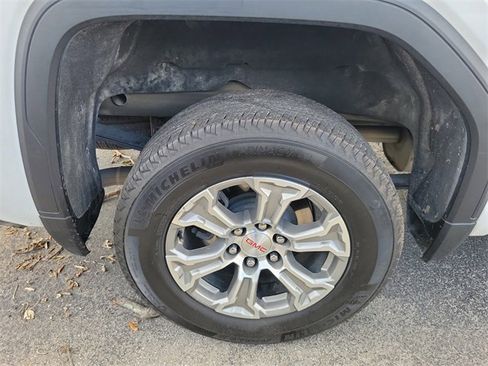 Used 2024 GMC Sierra 1500 SLT image 5