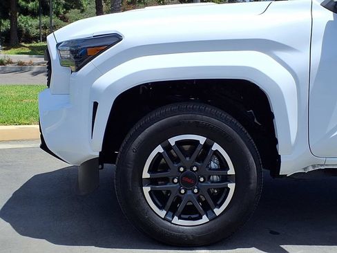 Used 2025 Toyota Tacoma TRD Sport RWD image 14