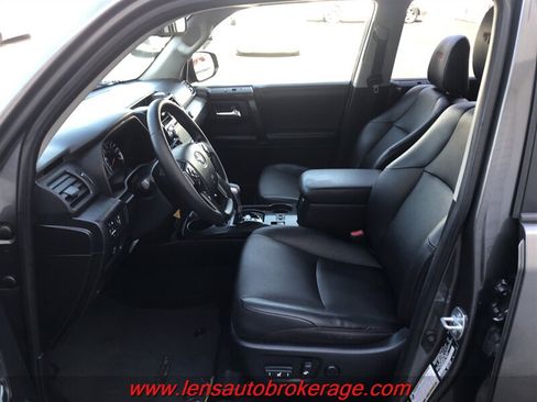 Used 2019 Toyota 4Runner TRD Off-Road Premium AWD/4WD image 13