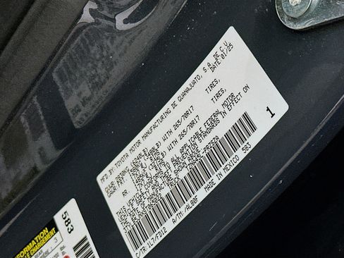 Used 2025 Toyota Tacoma TRD Off-Road image 12