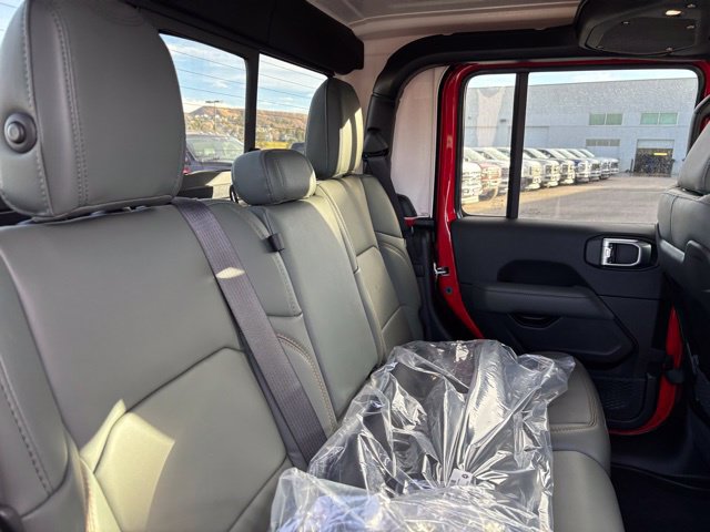 New 2026 Jeep Gladiator Mojave w/ Technology Group AWD/4WD image 24