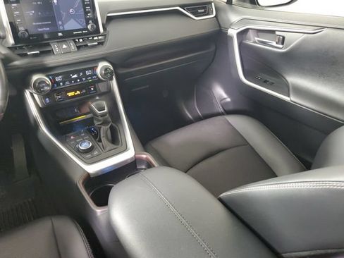 Used 2019 Toyota RAV4 Limited w/ Advanced Technology Package AWD/4WD image 17
