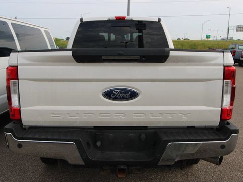 Used 2019 Ford F250 Lariat w/ Lariat Ultimate Package AWD/4WD image 6