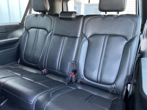 Used 2024 Jeep Wagoneer L Series II w/ Flexible Seating Group AWD/4WD image 36
