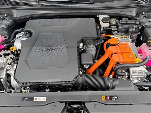 Certified 2025 Hyundai Elantra SEL image 8