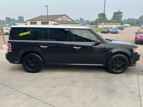 Used 2009 Ford Flex SEL FWD image 4