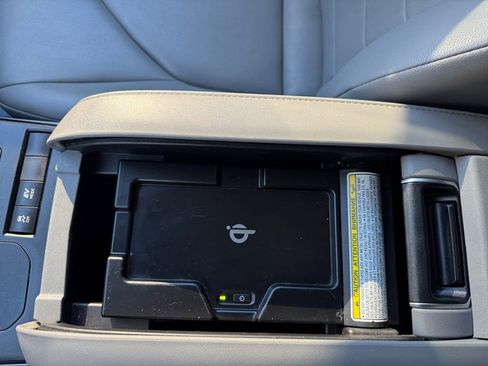 Used 2021 Toyota Highlander XLE image 25