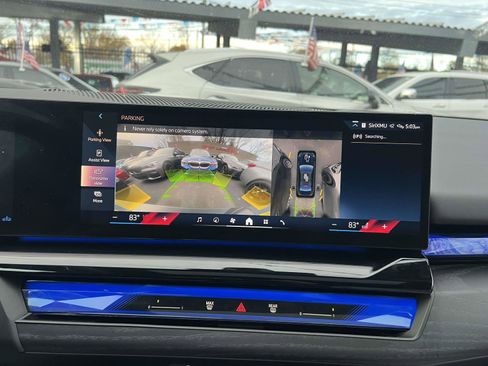 Used 2024 BMW 540i xDrive w/ Premium Package image 25