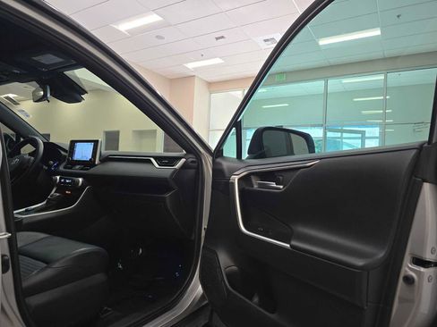 Used 2020 Toyota RAV4 XSE AWD/4WD image 29