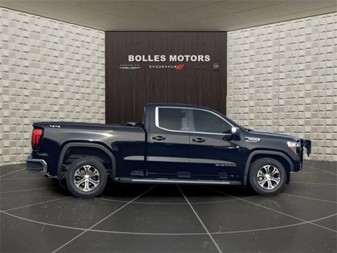 Used 2020 GMC Sierra 1500 SLE w/ SLE Value Package image 1