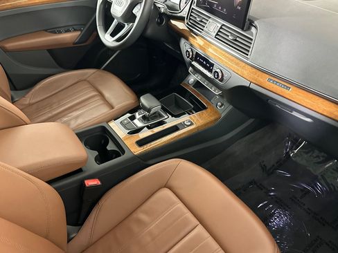 Used 2023 Audi Q5 2.0T Premium w/ Convenience Package AWD/4WD image 15