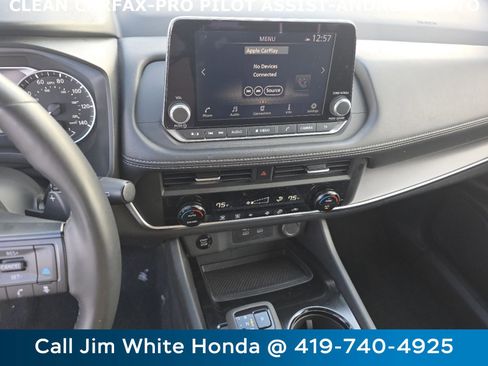 Used 2025 Nissan Rogue SV image 31