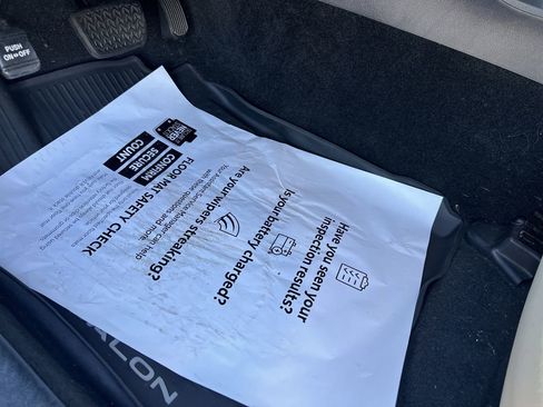 Used 2018 Toyota Avalon XLE Premium image 17